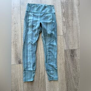 Lululemon In Movement Tight 25" *Everlux in Linear Spray Dye White Deep Ocean